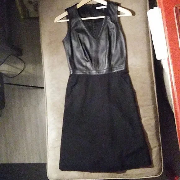 Trina Turk Black Sleeveless Leather Poly Blend Dress